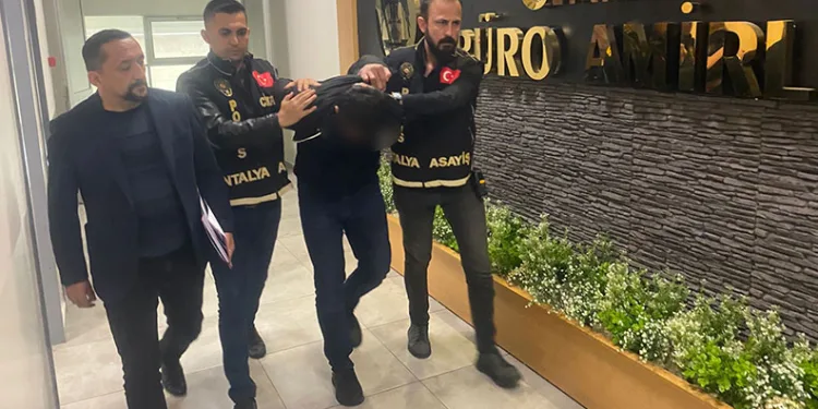 Mesai arkadaşını bıçaklayarak öldüren zabıta adliyeye sevk edildi
