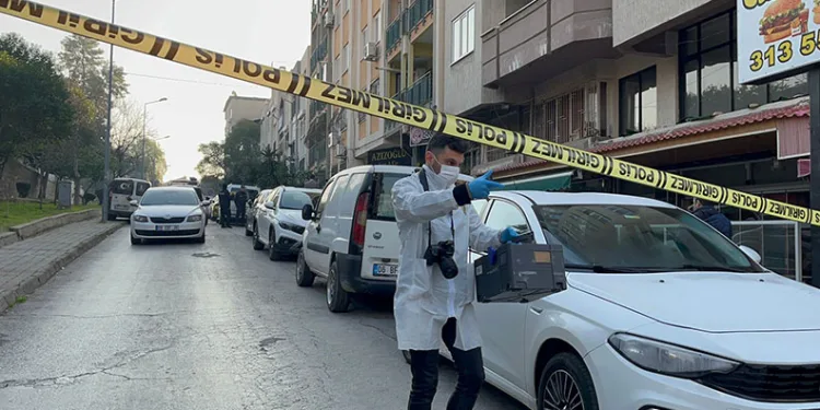 Eski sevgilisinin nişanlısını silahla öldürdü