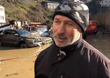 Selde camide mahsur kalan vatandaş o anları anlattı