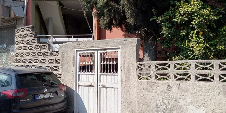 Kendisini darp eden kocasını “Meyve” bıçağı ile bıçakladı