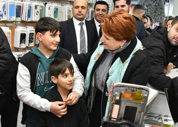 Meral Akşener, esnafı ziyaret etti