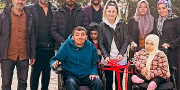 Engelli çift aşklarının önündeki son engeli de aştı