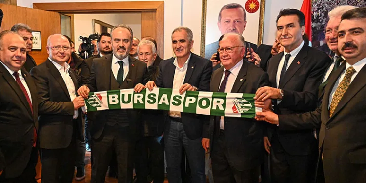 Alinur Aktaş, Bursaspor’u ziyaret etti
