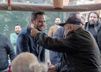 Mudanya halkı Gökhan Dinçer’i bağrına bastı