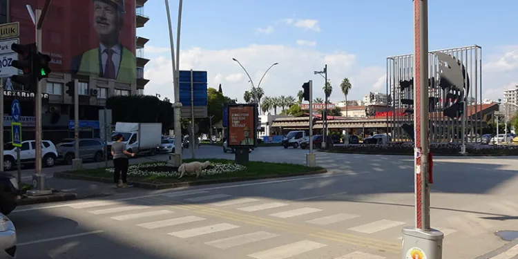 Adana’da kentin göbeğinde silahlı saldırı
