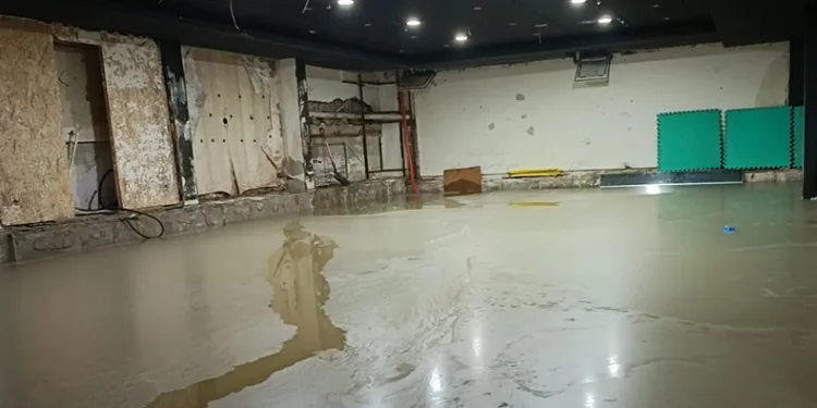 Kanalizasyon temizlenmedi, spor salonu lağımla doldu