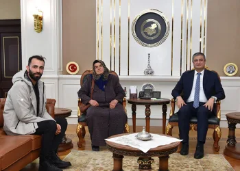 Vali Yavuz, şehit ailesini ağırladı