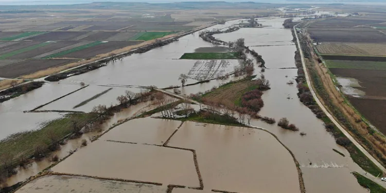 Sular altında kalan tarlalar dronla görüntülendi