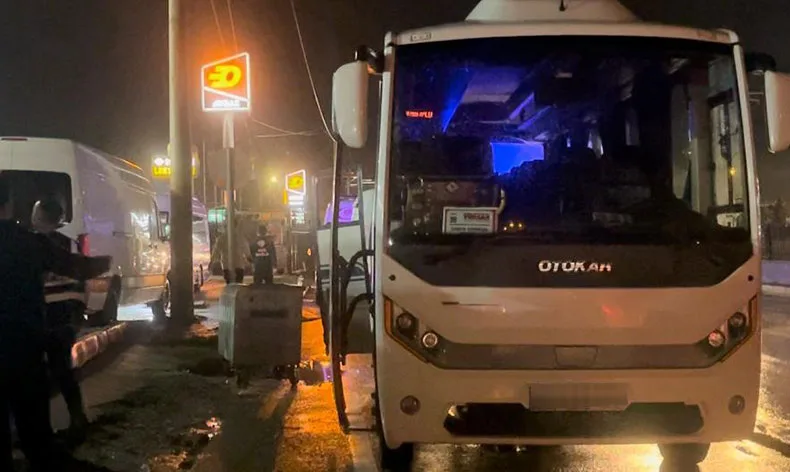 Bursa’da tur otobüsü kaza yaptı