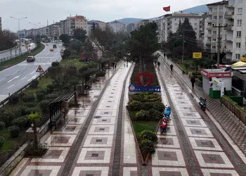 Şehit Erhan Öztürk Parkı, yenilenen yüzüyle hizmete açıldı