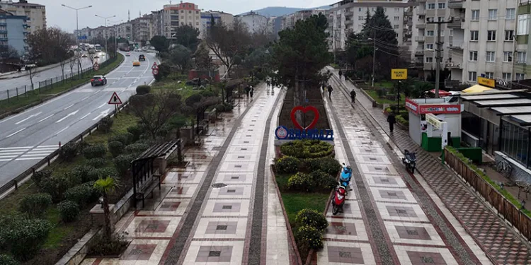Şehit Erhan Öztürk Parkı, yenilenen yüzüyle hizmete açıldı