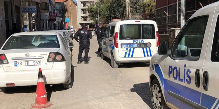 Elazığ’da bıçaklı kavga