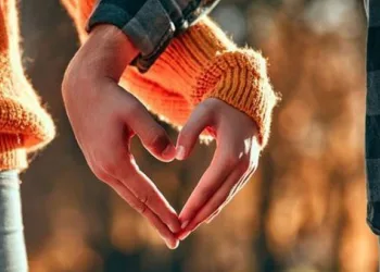 ‘Sevmek, ruh sağlığına iyi geliyor’