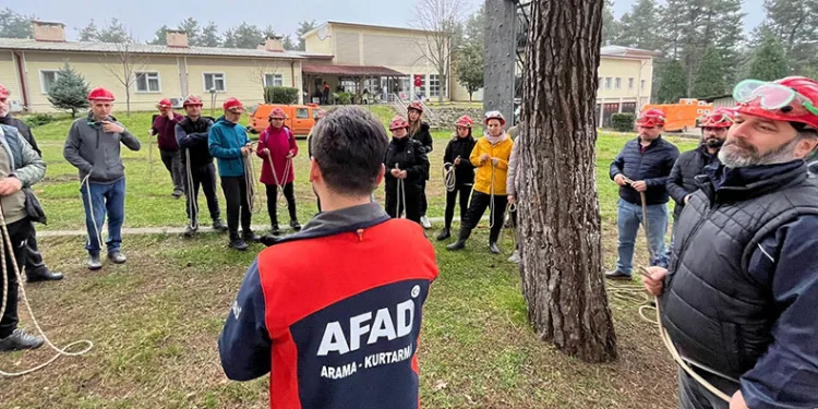 MEB personeline arama kurtarma eğitimi verildi