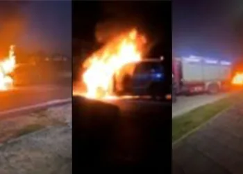 Seyir halindeki otomobil alev alev yandı