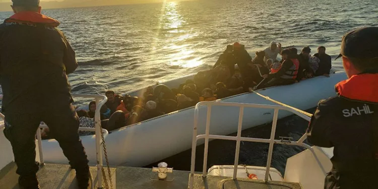Ayvalık’ta düzensiz göçmen operasyonu