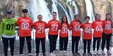 Vanlı kadın sporculardan depremzedelere selam