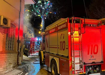 Camide çıkan yangın korkuttu