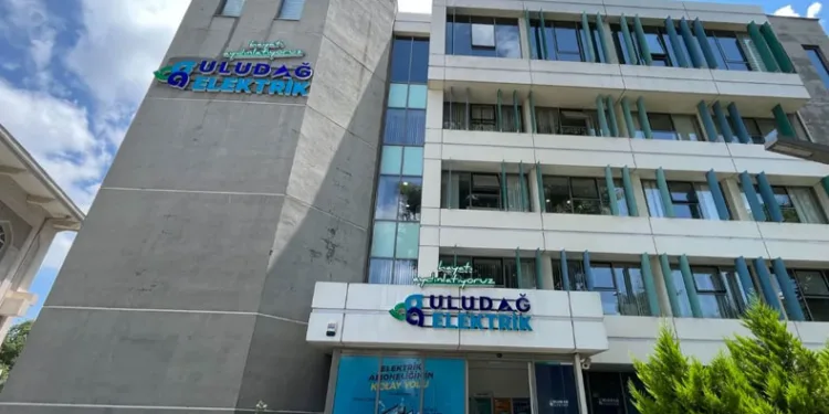 Uludağ Elektrik tasarruf bilinci aşılıyor