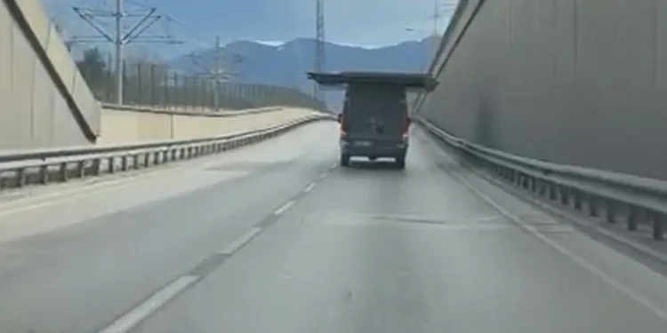 Trafikte kazaya davetiye çıkardı