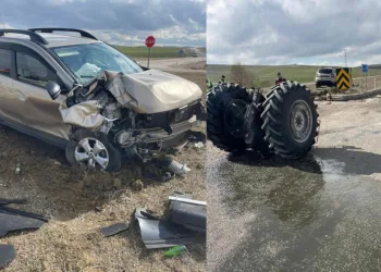 Otomobilin çarptığı traktör ikiye ayrıldı