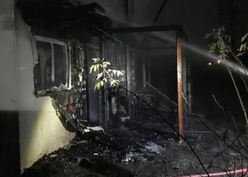 Alevlere teslim olan bağ evi kullanılmaz hale geldi