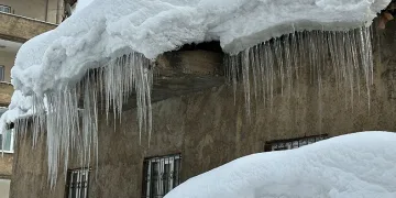 Yüksekova’da Sibirya soğukları