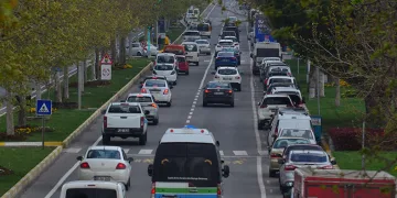 3 kişiye bir araba düşüyor
