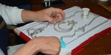 Engeli üretmesine mani olmadı