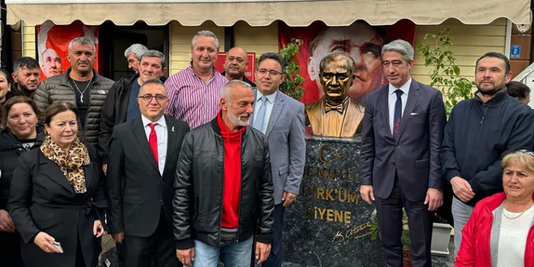Çıldır Mahallesi’ne Atatürk büstü
