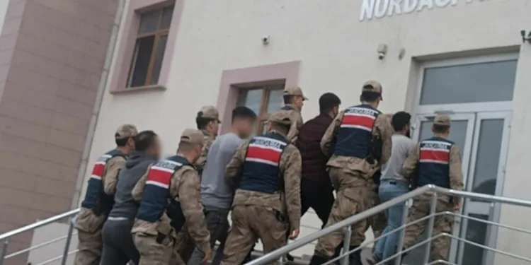 4 göçmen kaçakçısı organizatörü yakalandı