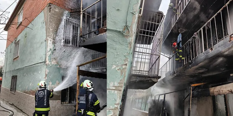 Evde çıkan yangın kısa sürede apartmana sıçradı