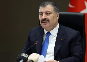 Sağlık Bakanı Fahrettin Koca: “Analizlerin ortadan kaldırma durumu söz konusu değil”