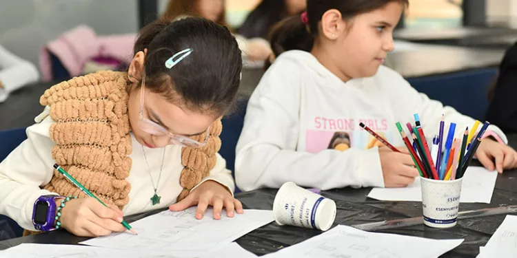 Çocuk Üniversitesi’nde minikler hem eğlendi hem öğrendi