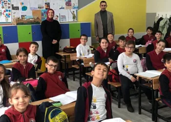 Gazeteciler öğrenciler ile bir araya geldi