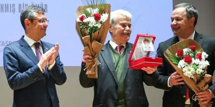 “Efsane Başkan” CHP’den istifa etti