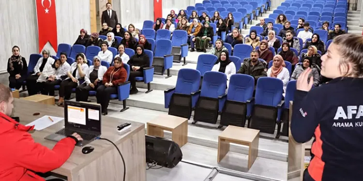 Hakkari’de usta öğreticilere AFAD farkındalık eğitimi