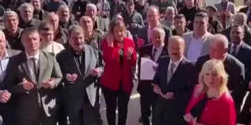 MHP’li vekil kazanmaları için hocadan dua istedi