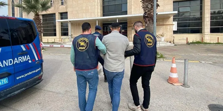 Firariler İzmir’de JASAT’tan kaçamadı
