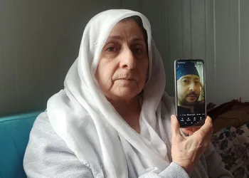 Depremde oğlunu, gelinini ve iki torununu kaybetti