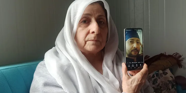 Depremde oğlunu, gelinini ve iki torununu kaybetti
