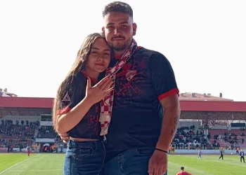 Futbol maçında evlilik teklifi