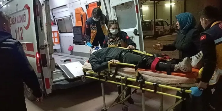 Motosiklet kontrolden çıkıp savruldu