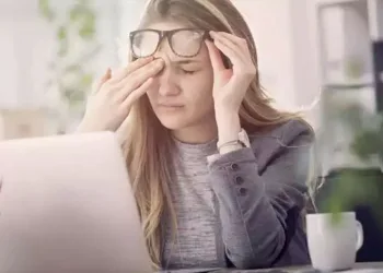 Gözde sinek uçuşmasına dikkat