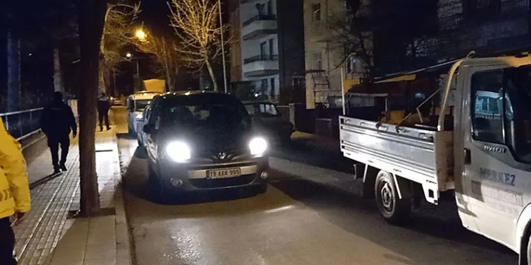 Çocuklarının kavgasını ayırmak isteyen baba bıçaklandı