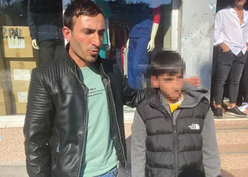 Soda almaya giden çocuğa akıl almaz yumruklu saldırı
