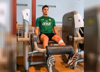 Bursaspor salonda çalıştı