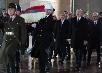Cumhurbaşkanı Aliyev, Anıtkabir’i ziyaret etti