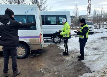 Kars’ta öğrenci servisleri denetleniyor