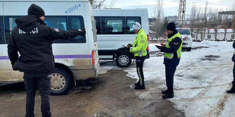 Kars’ta öğrenci servisleri denetleniyor